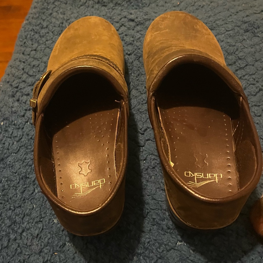 Dansko green suede clogs women size 40